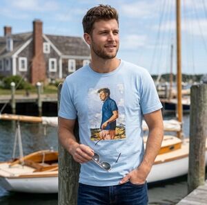 Kiel James Patrick King of New England Graphic T-Shirt Men's Light Blue XL
